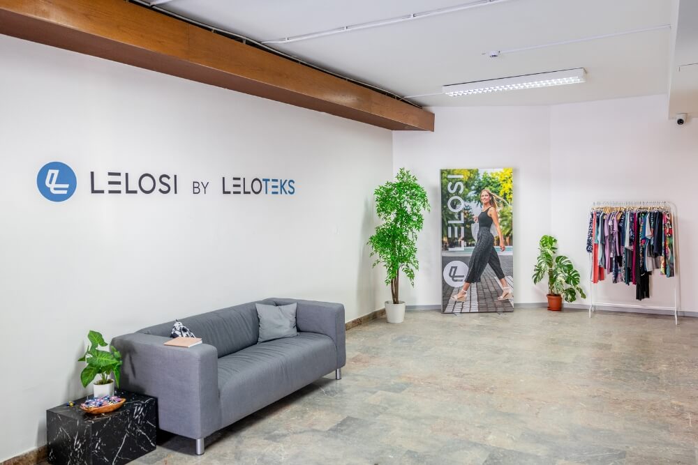 Od skice do police – oblačila, ki nastajajo v Sloveniji