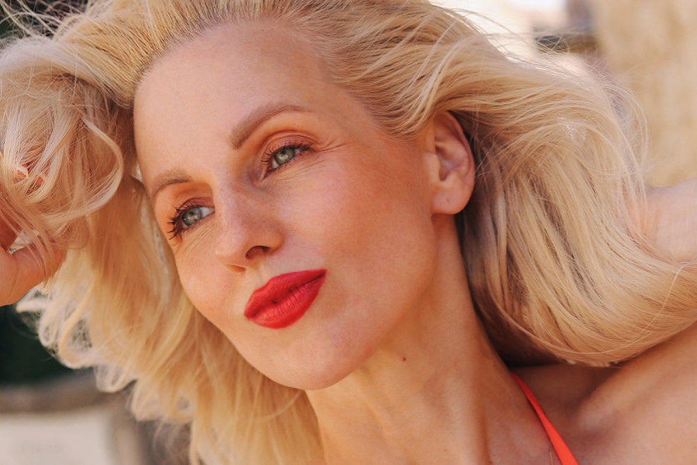 MODNA IKONA LELOSI: Nika Urbas