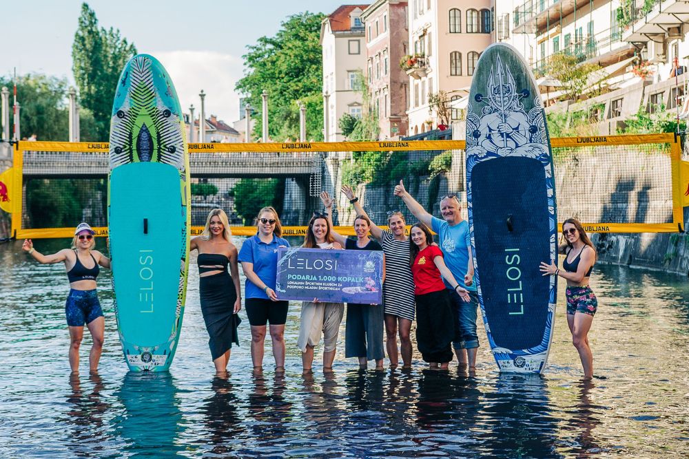 LELOSI na spektaklu Volleyball on water doniral 1.000 kopalk mladim športnicam